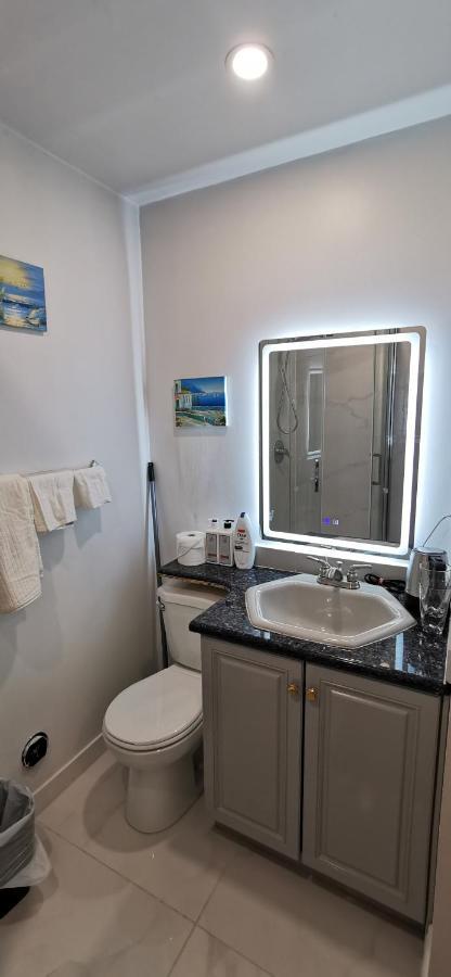 Private Suite With Separated Entrance Richmond Extérieur photo